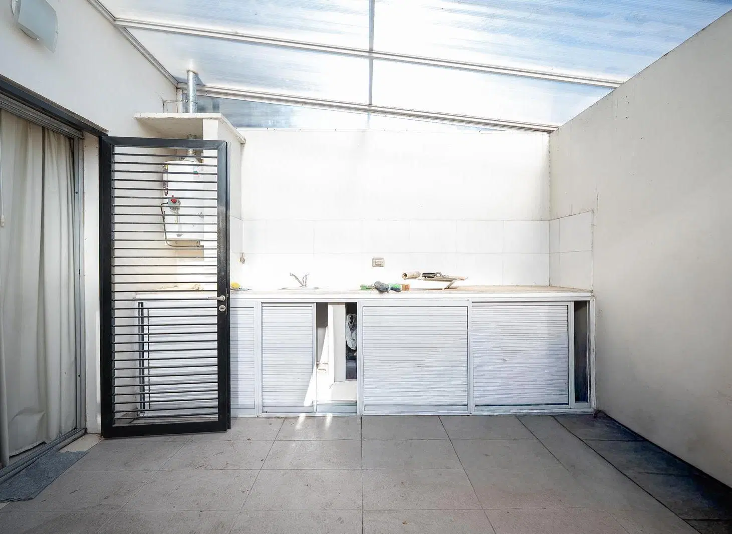 DEPARTAMENTO VENTA EN LA PLATA, PLANTA BAJA, COCHERA. 2