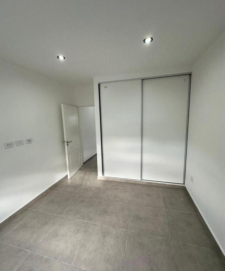 Foto de Departamento en Alquiler en BERISSO calle 4 e/ 128 y 129, un dormitorio., imagen 1
