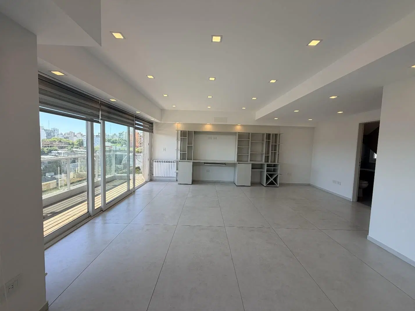 Departamento en Venta en La Plata, 3 dormitorios, cochera cubierta. 5