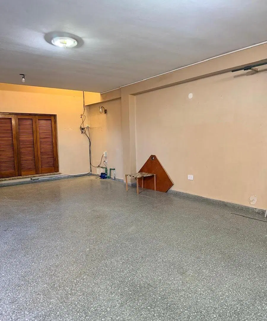 Casa en ALQUILER en La Plata. 2 dormitorios, cochera cubierta. 1