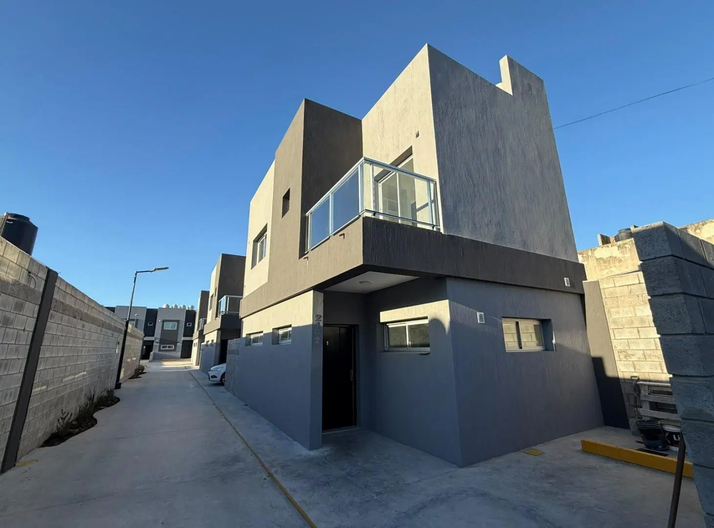 DUPLEX EN ALQUILER A ESTRENAR, 2 DORMITORIOS, COCHERA. 3