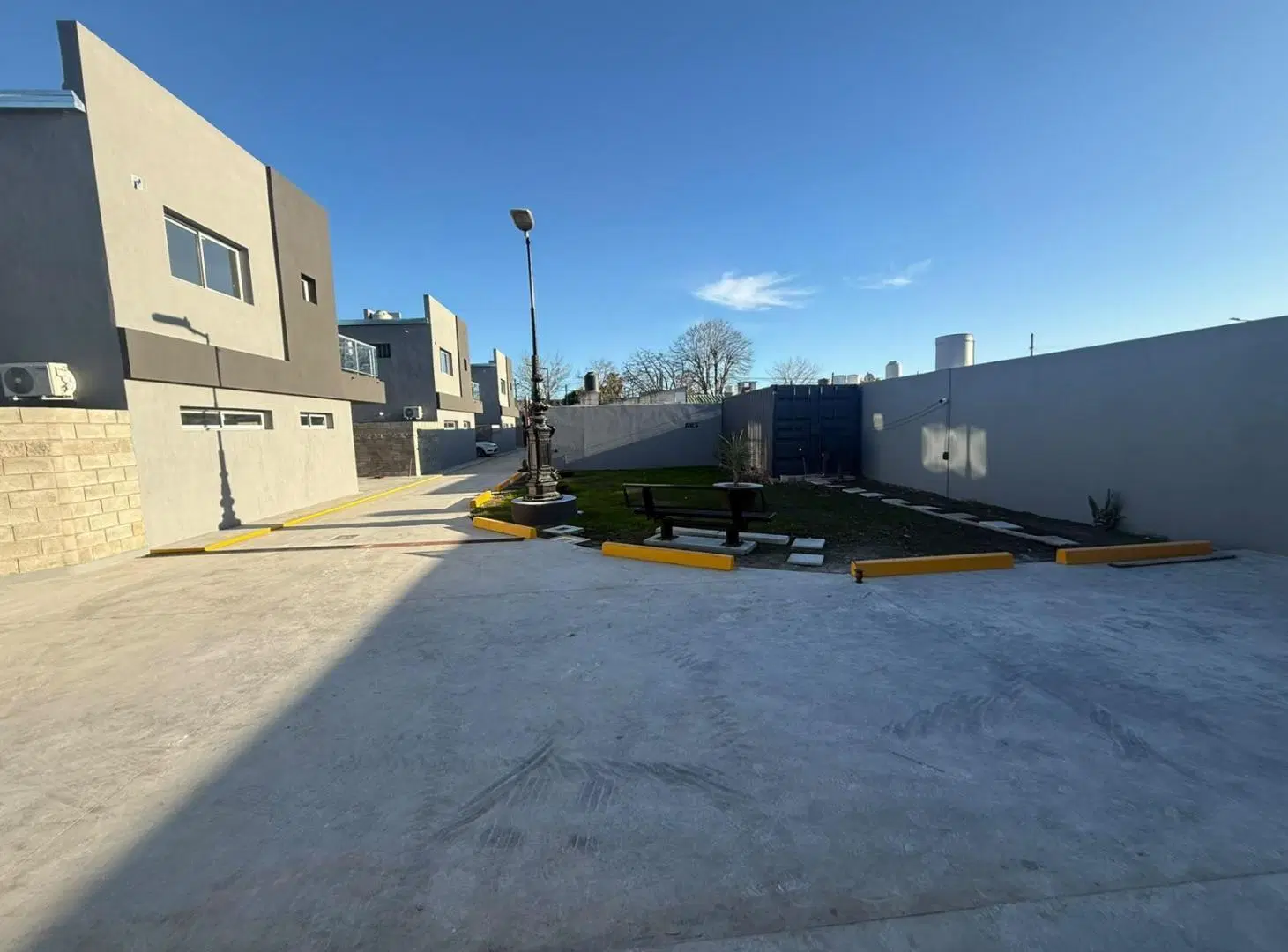 DUPLEX EN ALQUILER A ESTRENAR, 2 DORMITORIOS, COCHERA. 1
