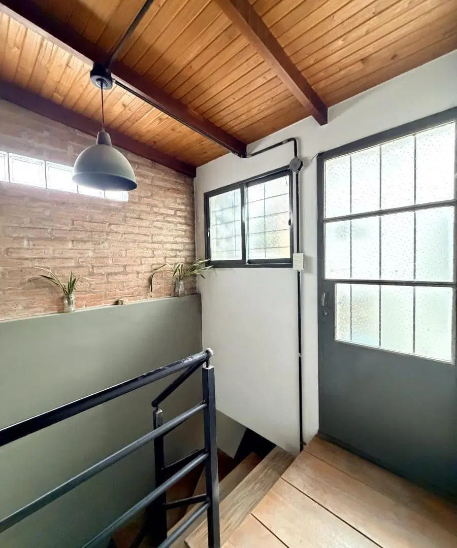 Local más 3 departamentos en Venta en La Plata, con 2 cocheras individuales. 8