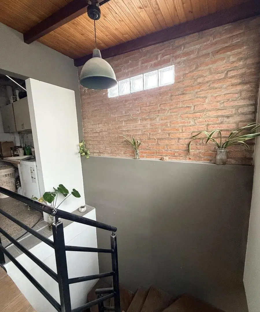 Local más 3 departamentos en Venta en La Plata, con 2 cocheras individuales. 3