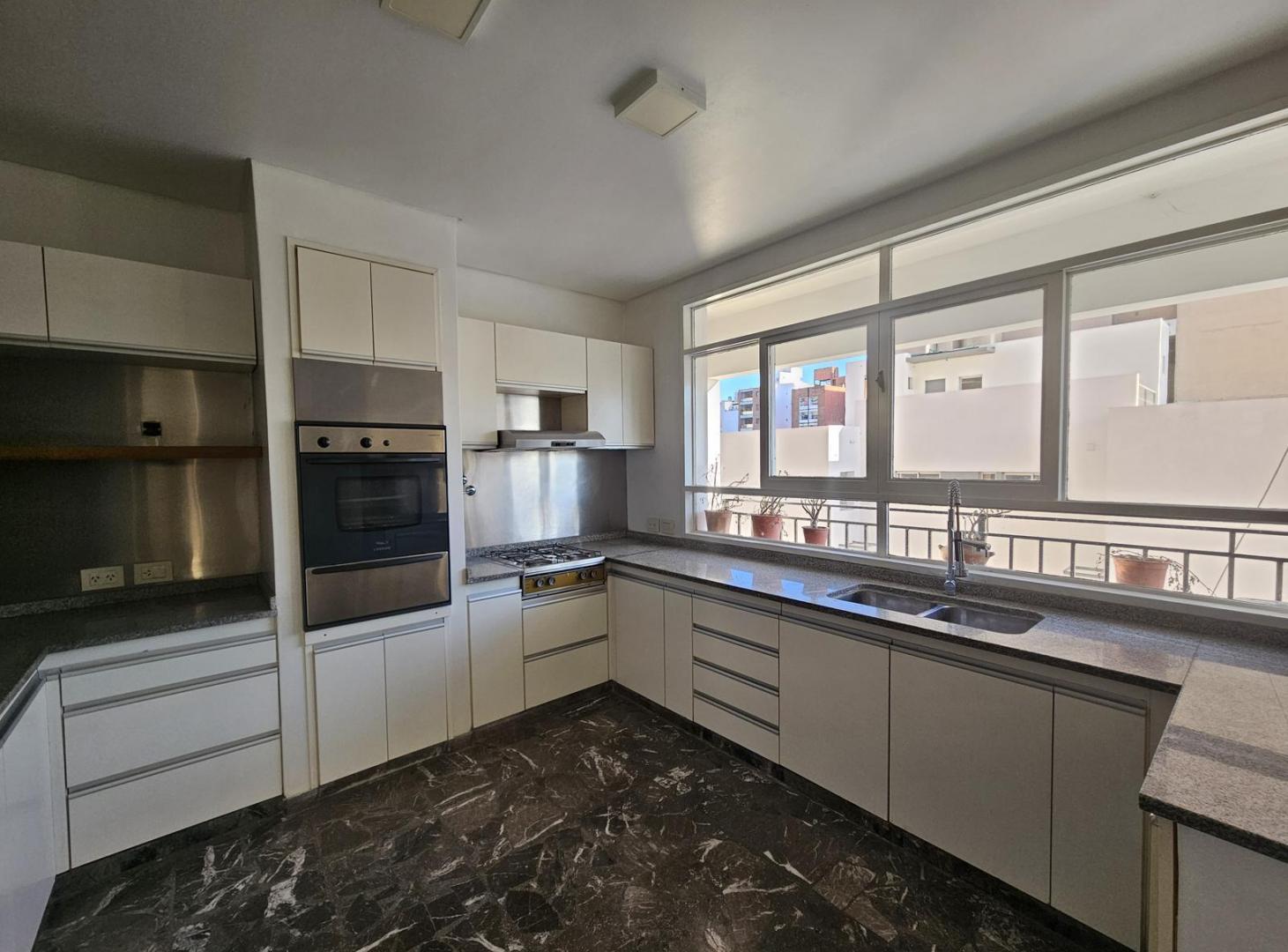 Foto de Departamento de categoría en Alquiler, imagen 1