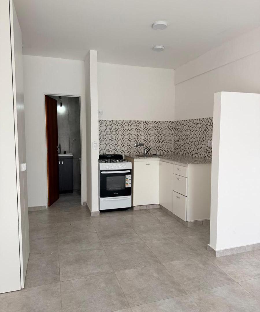 Foto de MONOAMBIENTE en alquiler calle 15 e/ 63 y 64 3°B, imagen 4