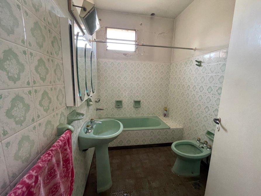 Casa + 2 Locales en Venta, Excelente Ubicacion 5