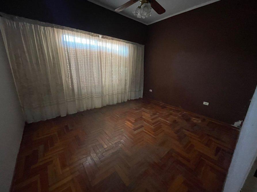 Casa + 2 Locales en Venta, Excelente Ubicacion 1