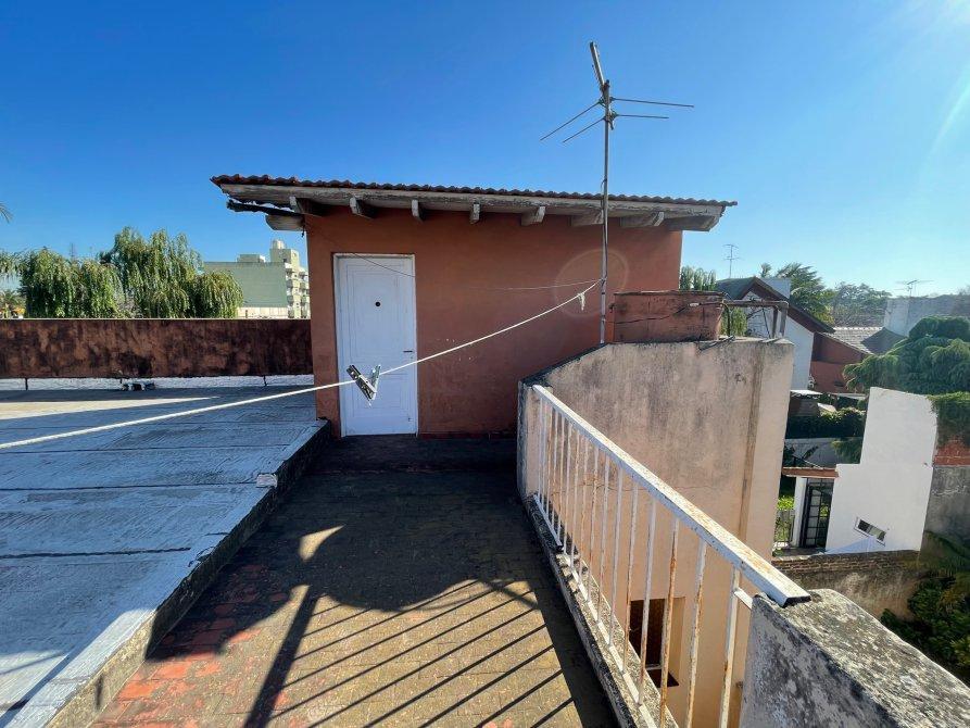 Casa + 2 Locales en Venta, Excelente Ubicacion 2