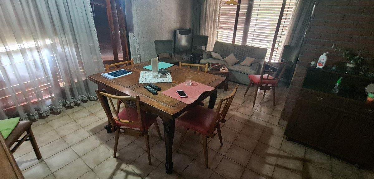 CASA EN VENTA CONSTRUIDA SOBRE LOTE EN ESQUINA