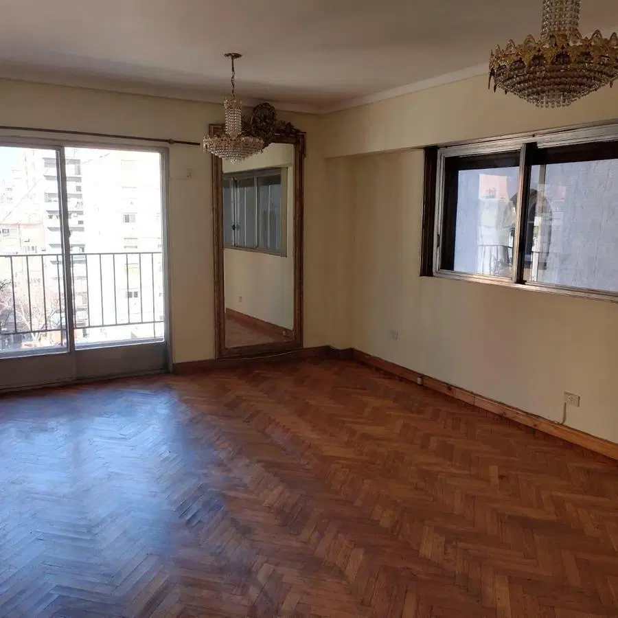 Venta departamento 4 ambientes + dependencia en Balvanera 2