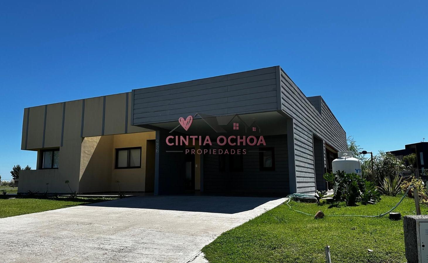 Casa en venta de 4 ambientes en Cruz del Sur Canning San Vicente con pileta
