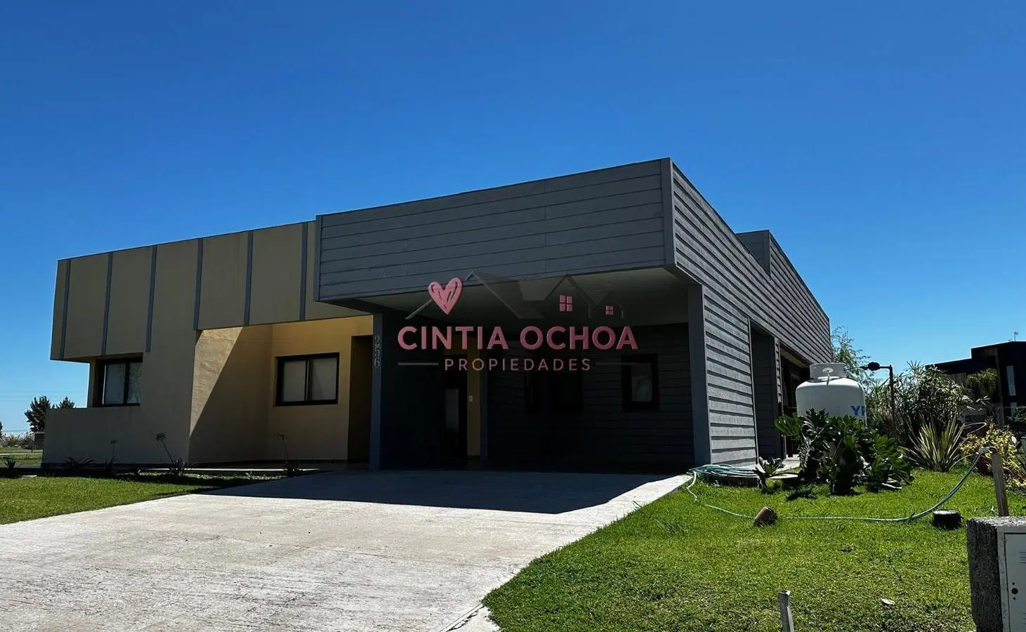 Casa en venta de 4 ambientes en Cruz del Sur Canning San Vicente con pileta 2