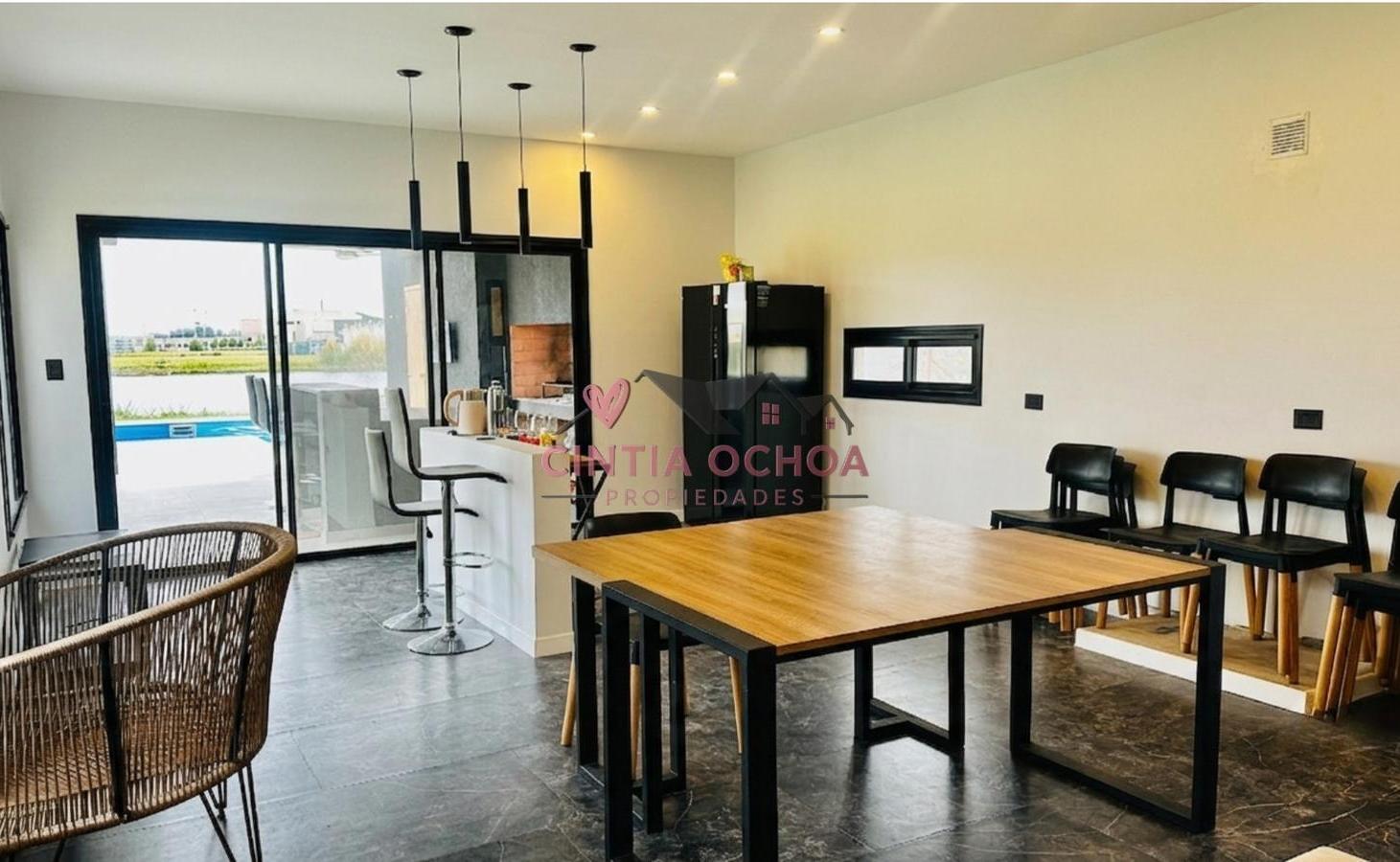 Foto de Casa en venta de 4 ambientes con pileta a la laguna en Santa Clara al, imagen 2