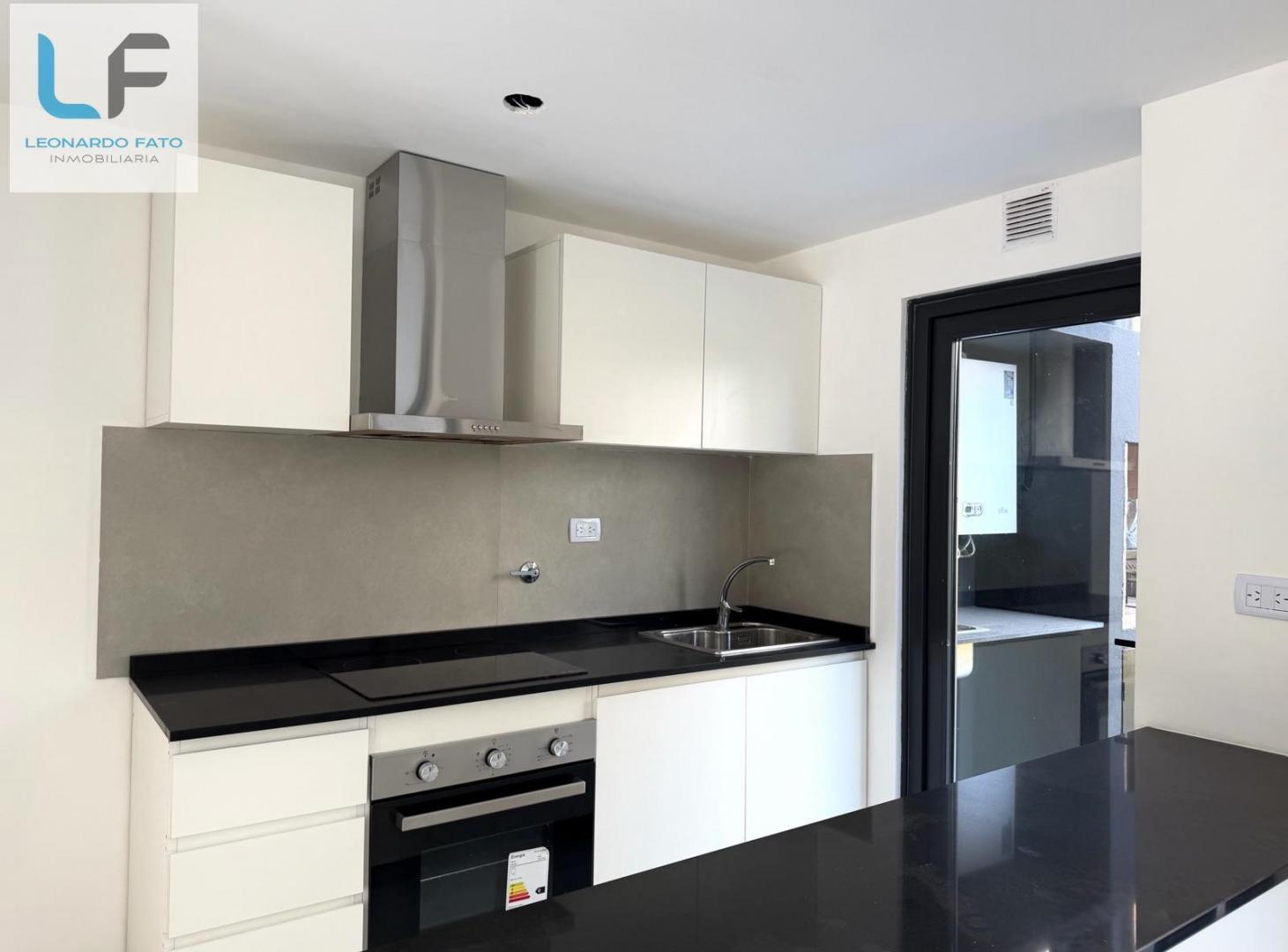 Foto de Triplex 3 Plantas en Alquiler - Sunny Tigre, imagen 2