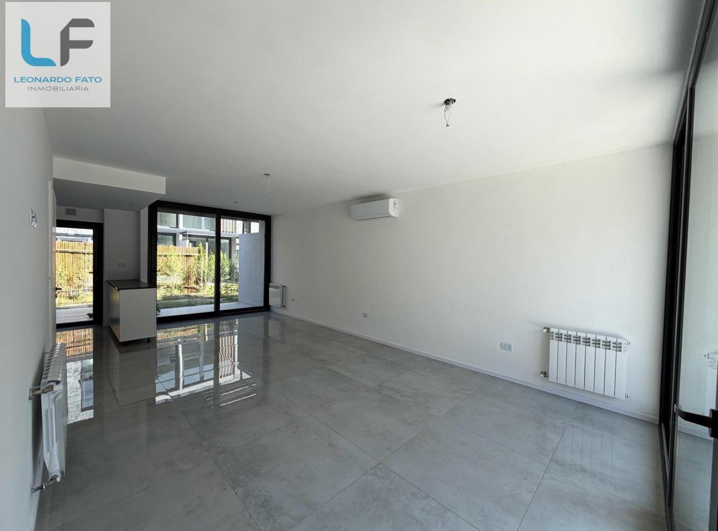 Foto de Triplex 3 Plantas en Alquiler - Sunny Tigre, imagen 1