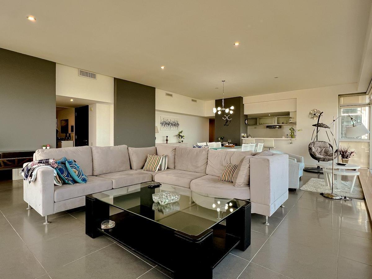 Venta Semipiso 5 Amb. 226 m². Seguridad. Palcos del Golf. 3 Cocheras 2