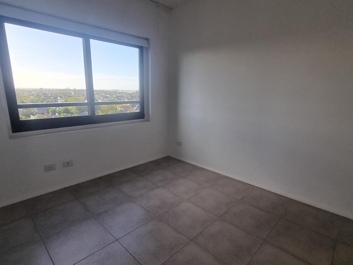 Venta 3 Amb. Cochera. Baulera. Frente Al Golf Playa Grande 3