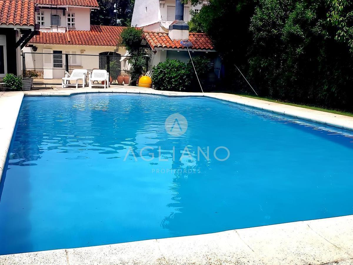 Residencia en Venta. Lote 2400. Sup. Cub. 800. Los Troncos 5