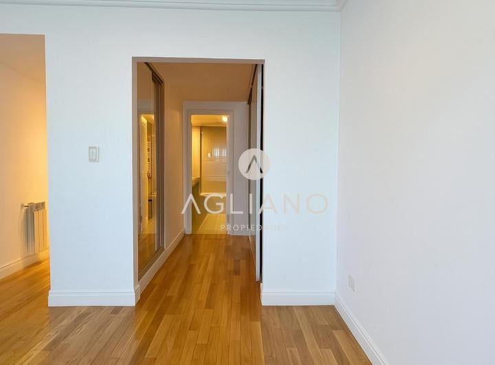 Foto de Venta Departamento 4 amb. 3 cocheras. 2 bauleras. Edificio Topazio, imagen 3
