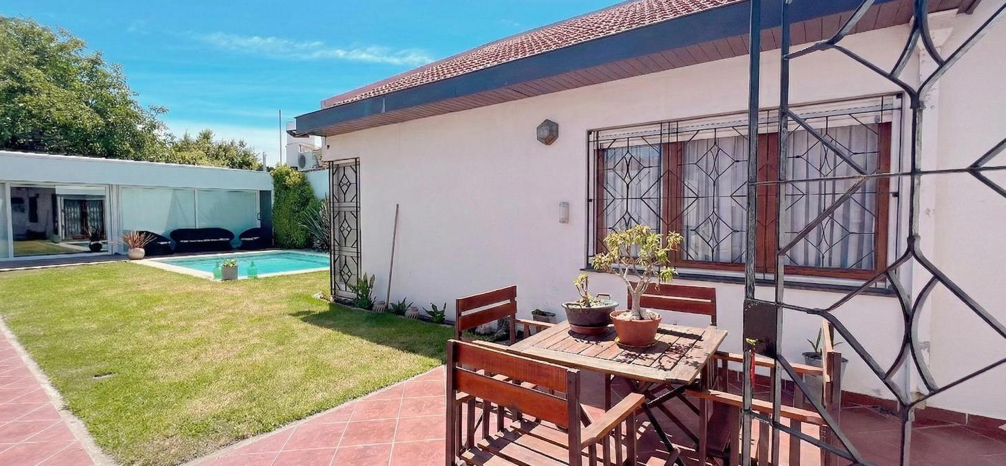 Foto de Venta Casa 6 Amb con Pileta Chauvin, imagen 4