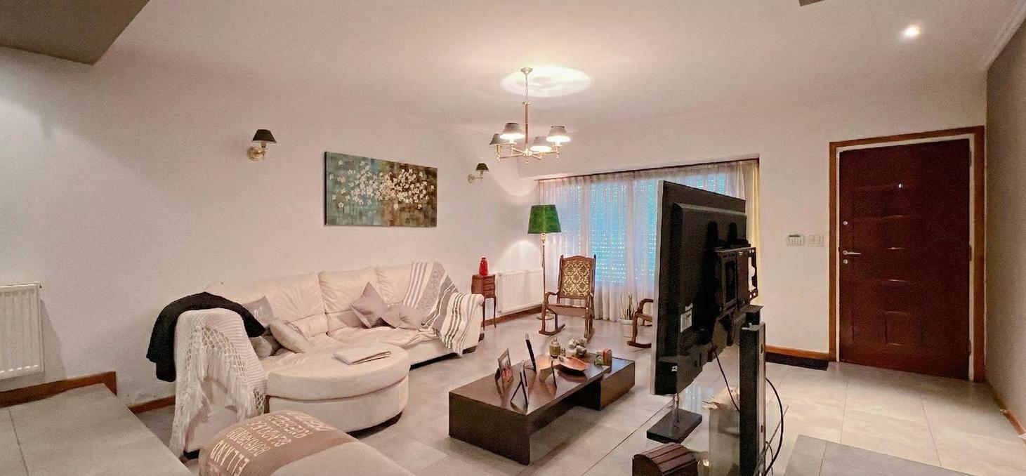 Foto de Venta Casa 6 Amb con Pileta Chauvin, imagen 5