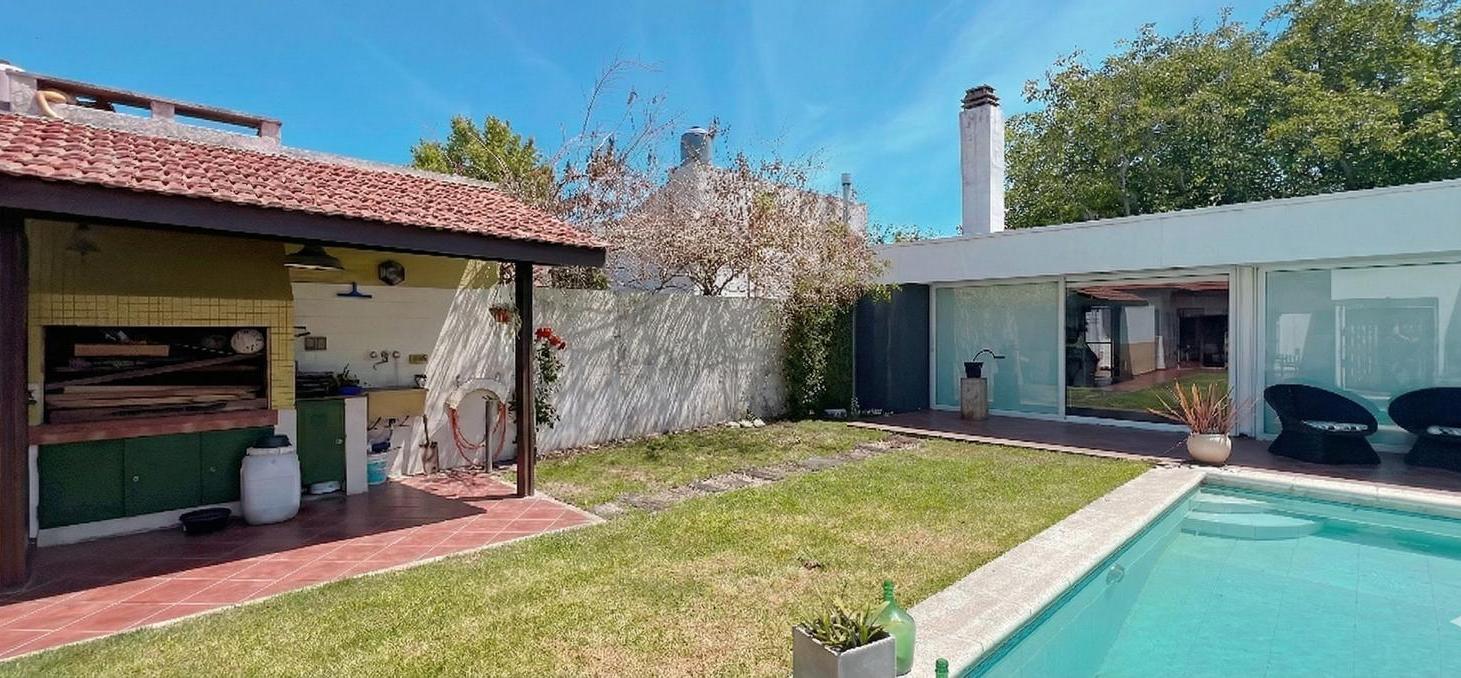 Foto de Venta Casa 6 Amb con Pileta Chauvin, imagen 3