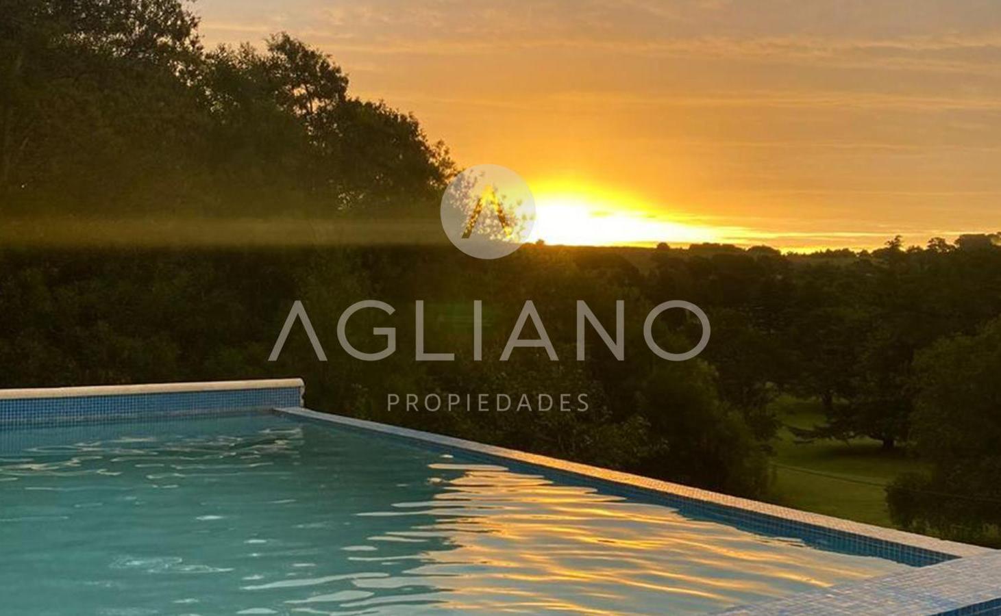 Venta Casa 5 Ambientes en Sierra De Los Padres