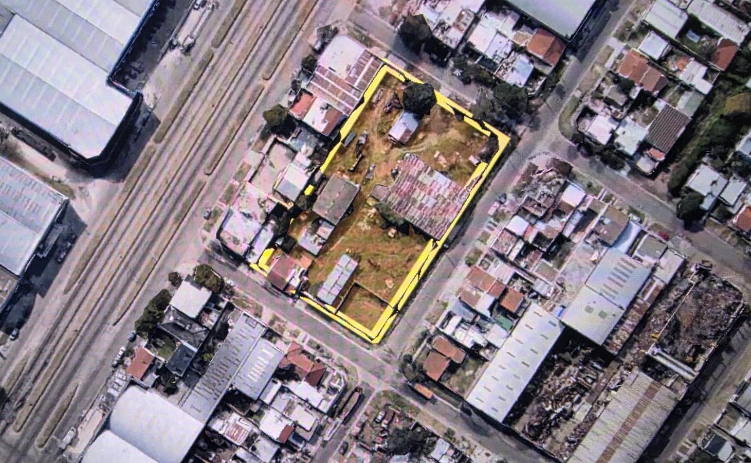 Galpón + 6 lotes en venta