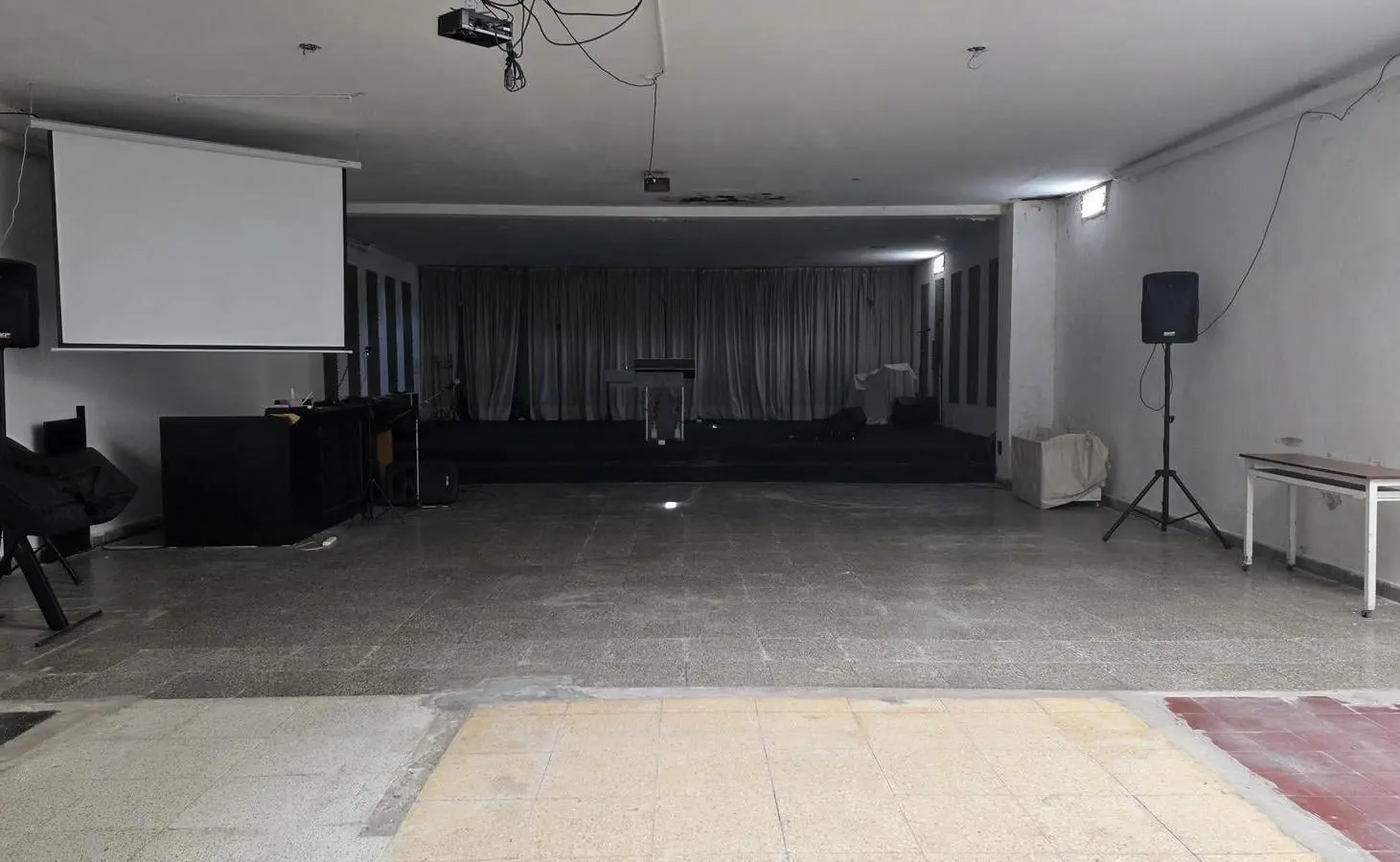 Alquiler de local Comercial. Av. Colon 4800. 1