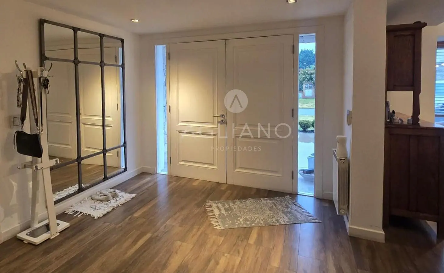 Venta Casa Rumenco 5 ambientes. Sobre 2 lotes. Piscina. 950m2 de parque. 1