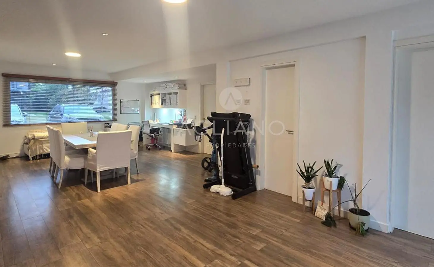 Venta Casa Rumenco 5 ambientes. Sobre 2 lotes. Piscina. 950m2 de parque. 5