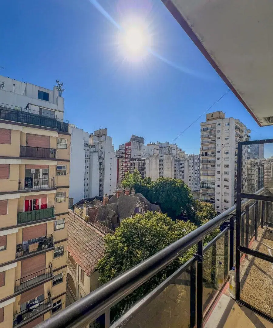 Monoambiente con Balcon al Frente Luminoso Plaza Colon 4