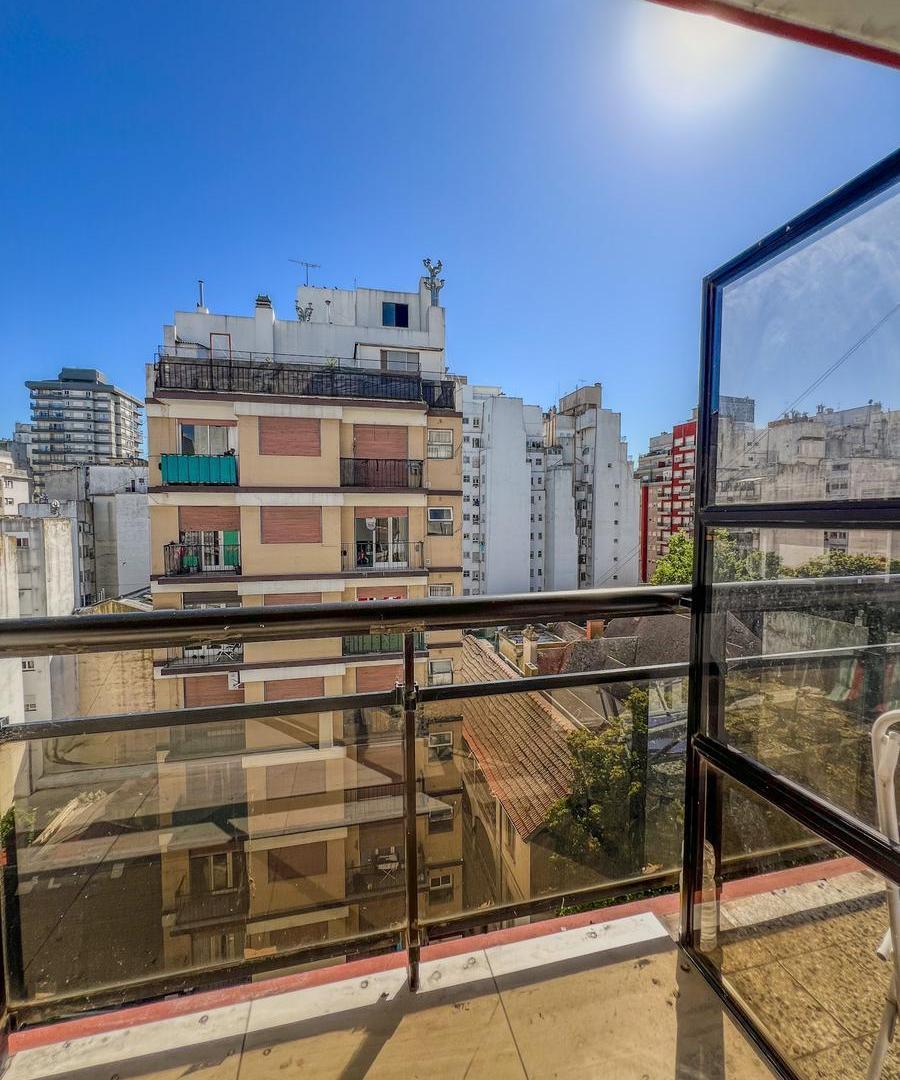 Monoambiente con Balcon al Frente Luminoso Plaza Colon