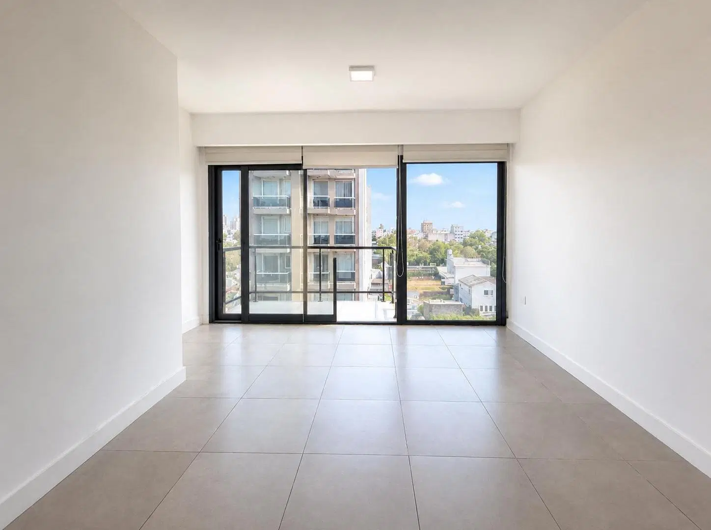 Departamento en Alquiler 3 ambientes con cochera Plaza Mitre 5