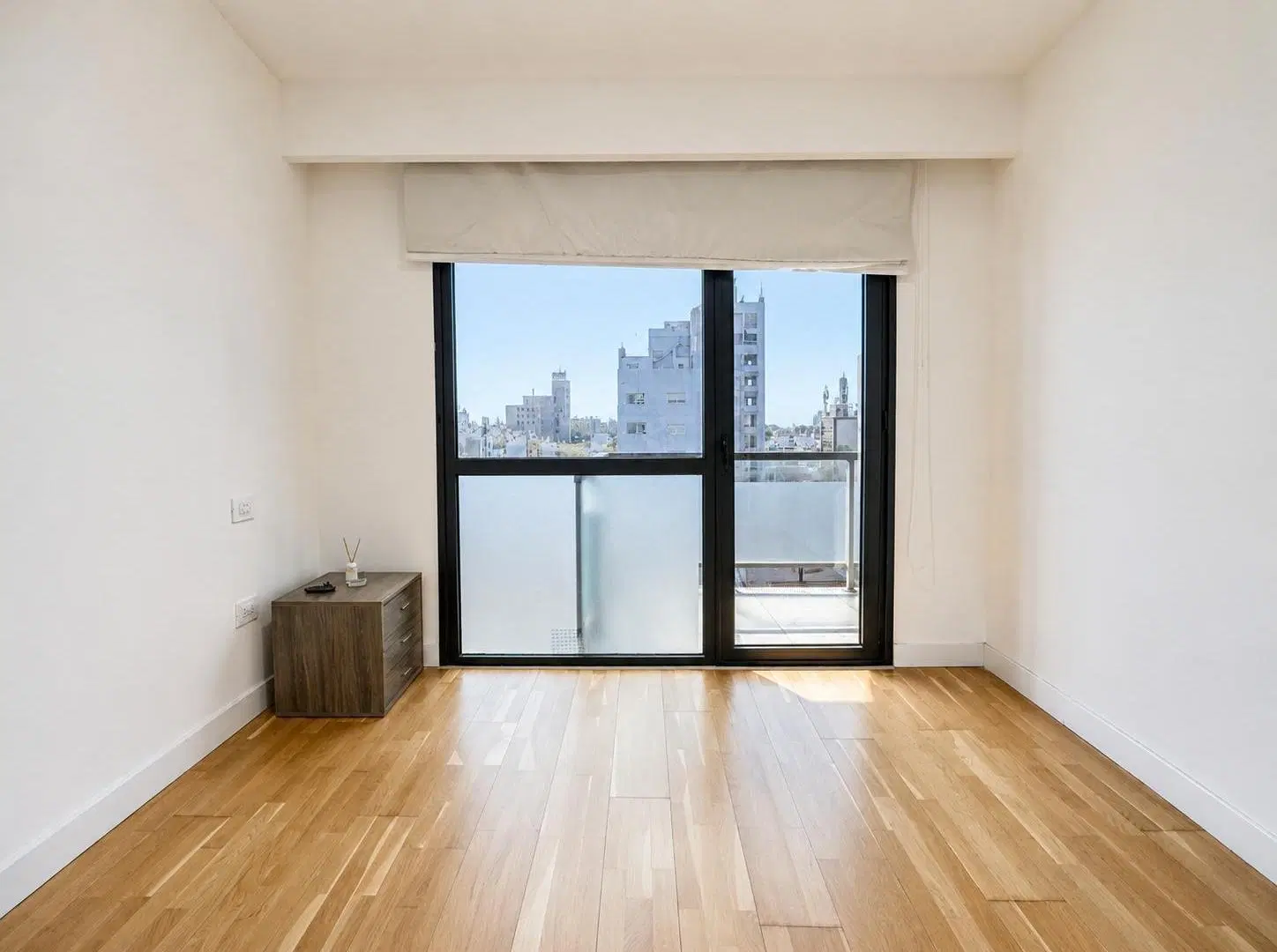 Departamento en Alquiler 3 ambientes con cochera Plaza Mitre 2
