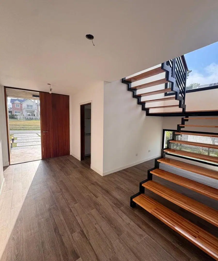 Venta Casa a estrenar 4 amb. Piscina. Rumenco joven 8