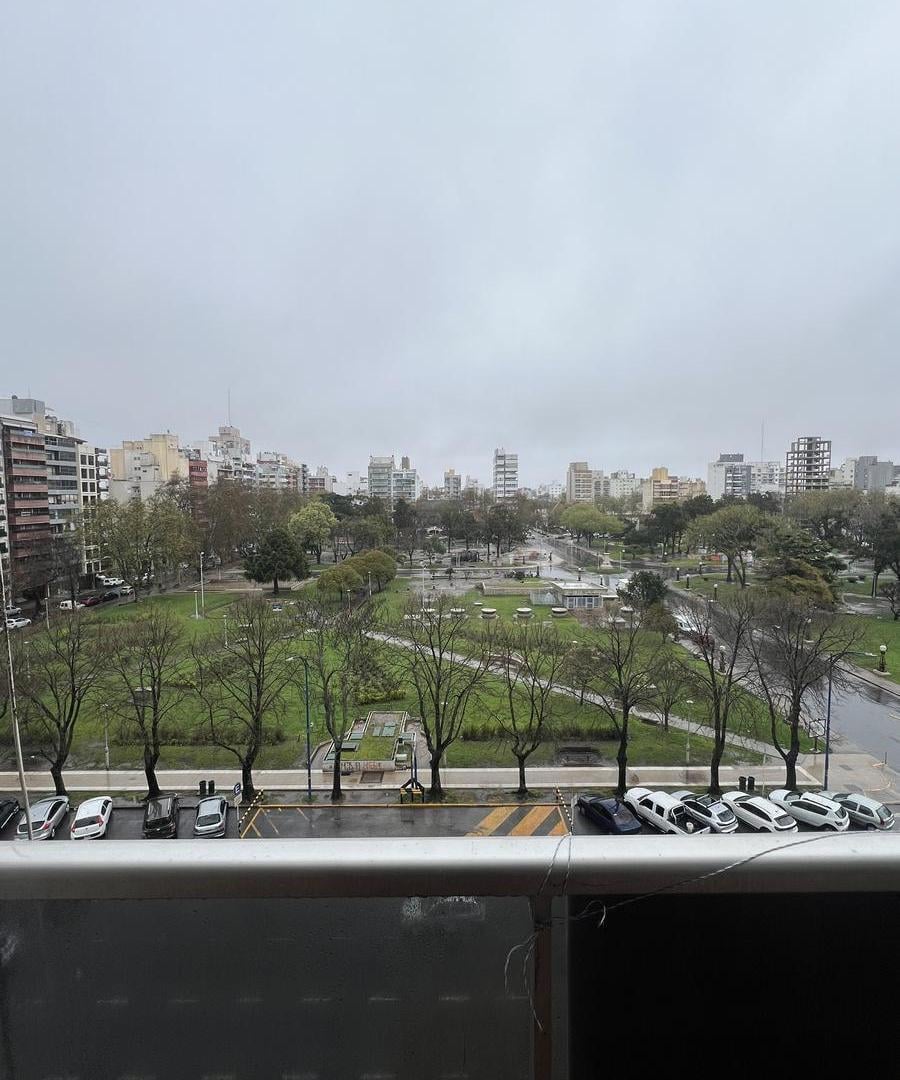 Foto de Departamento 2 ambientes con balcon vista a plaza mitre, imagen 1