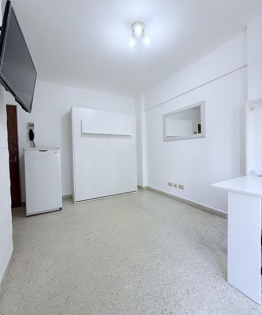 Foto de Monoambiente en alquiler Plaza Mitre, imagen 2