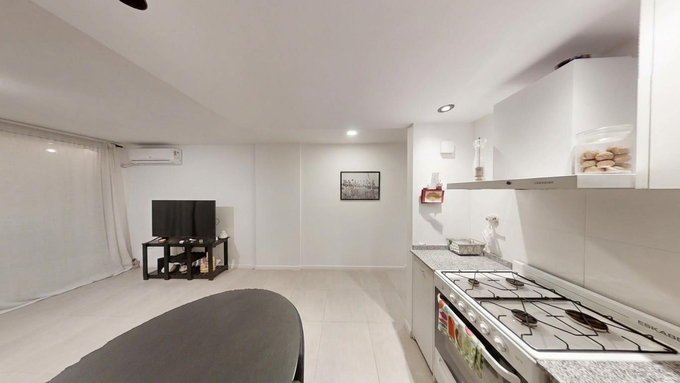 Foto de Venta 2 Amb con cochera Zona Guemes, imagen 3