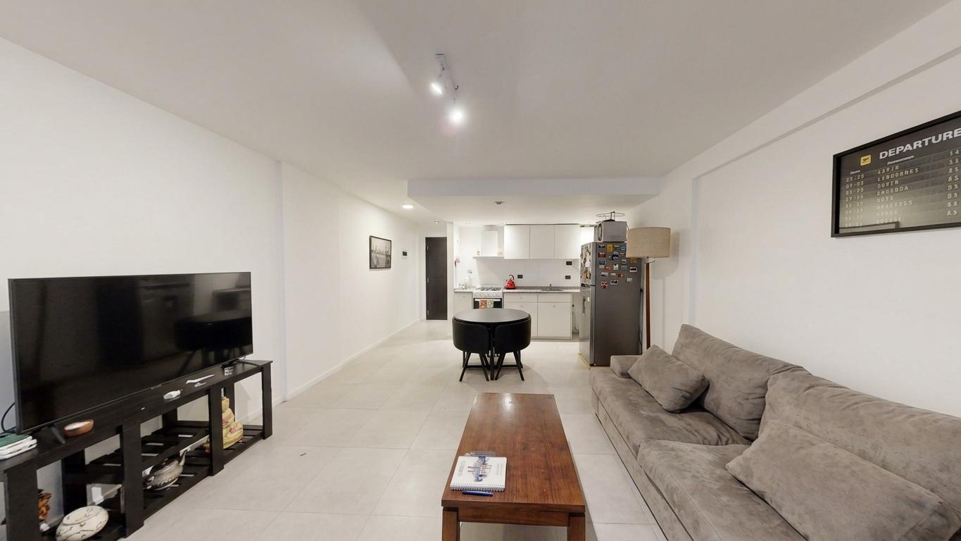 Foto de Venta 2 Amb con cochera Zona Guemes, imagen 2