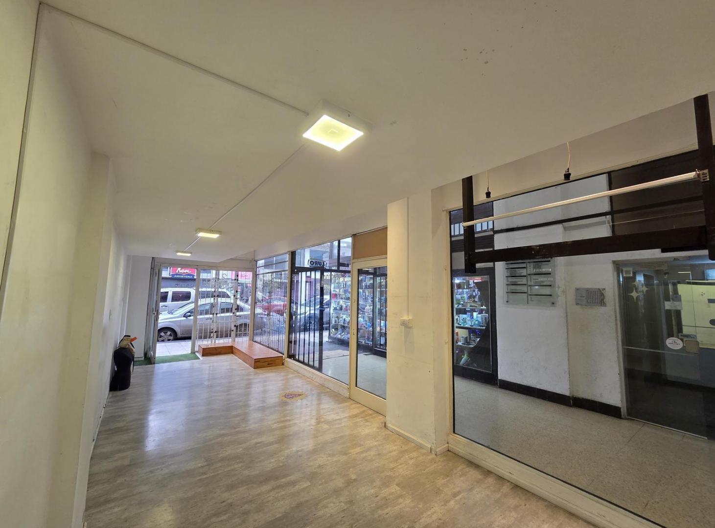 Foto de Alquiler Local Comercial. San martin 3100, imagen 4