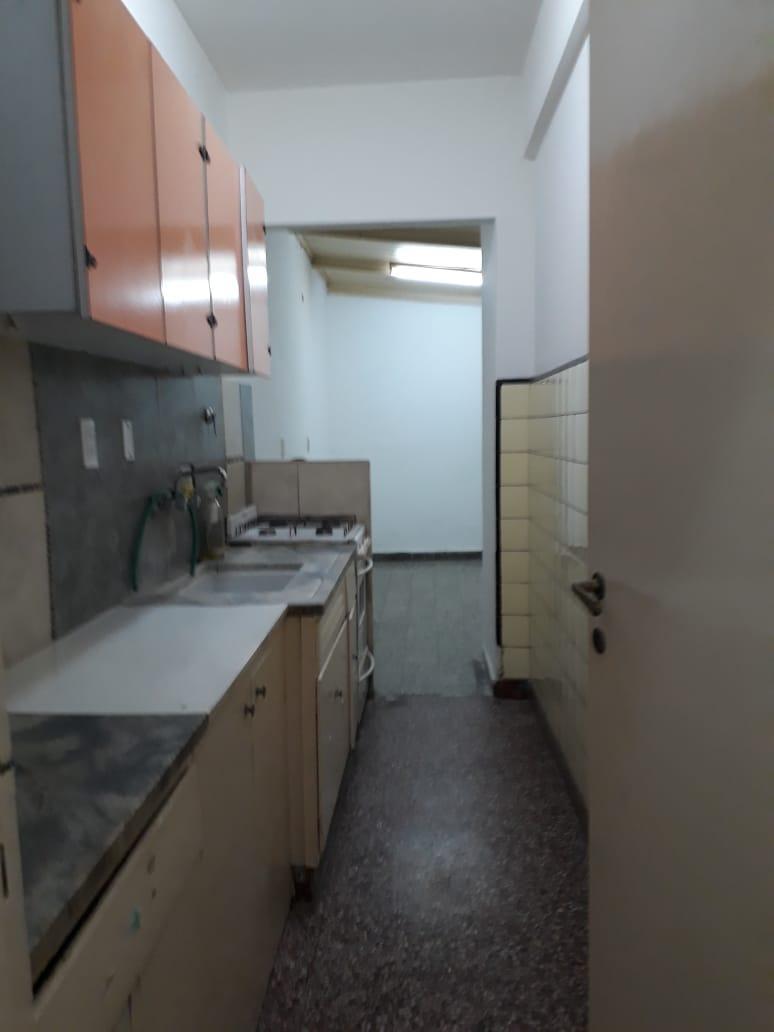 Foto de VENTA DEPARTAMENTO - 2 AMBIENTES - ZONA MACROCENTRO - IDEAL INVERSIÓN, imagen 2