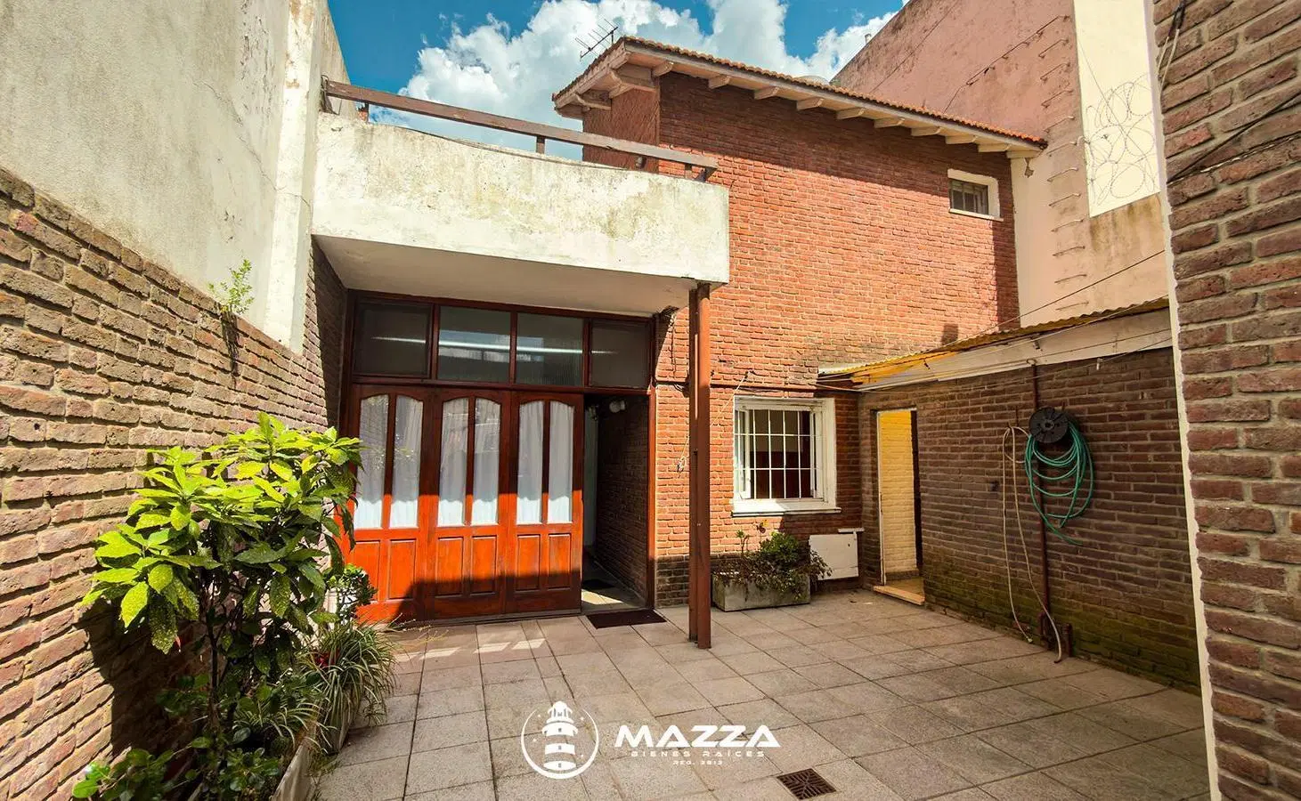 VENTA PH CON GARAGE - 3 AMBIENTES - LA PERLA 3