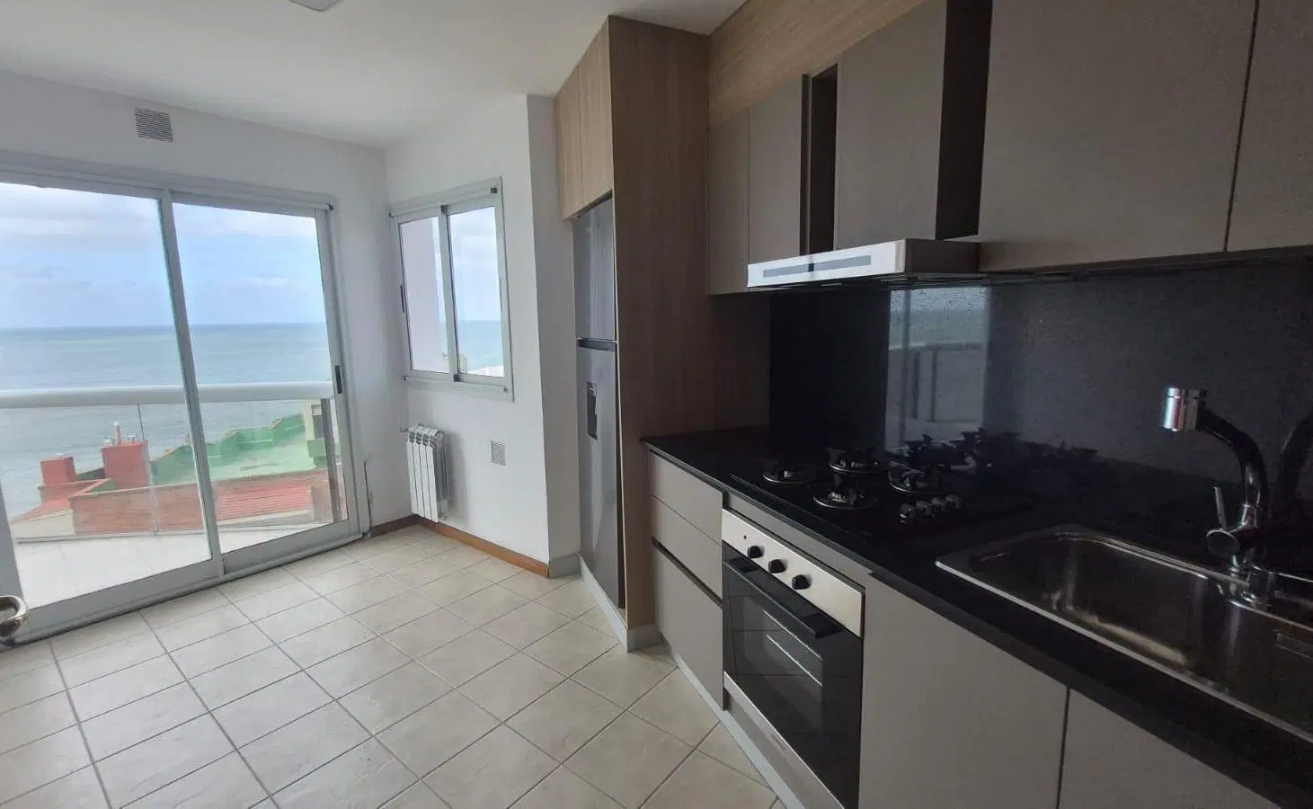 ALQUILER 24 MESES DEPARTAMENTO - 4 AMBIENTES CON VISTA AL MAR - LA PERLA 1