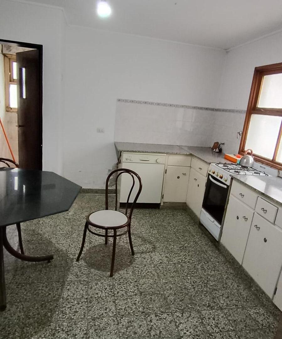 Foto de Alquiler Departamento de 4 Ambientes en Zona Centro sobre Av. Colón, imagen 4
