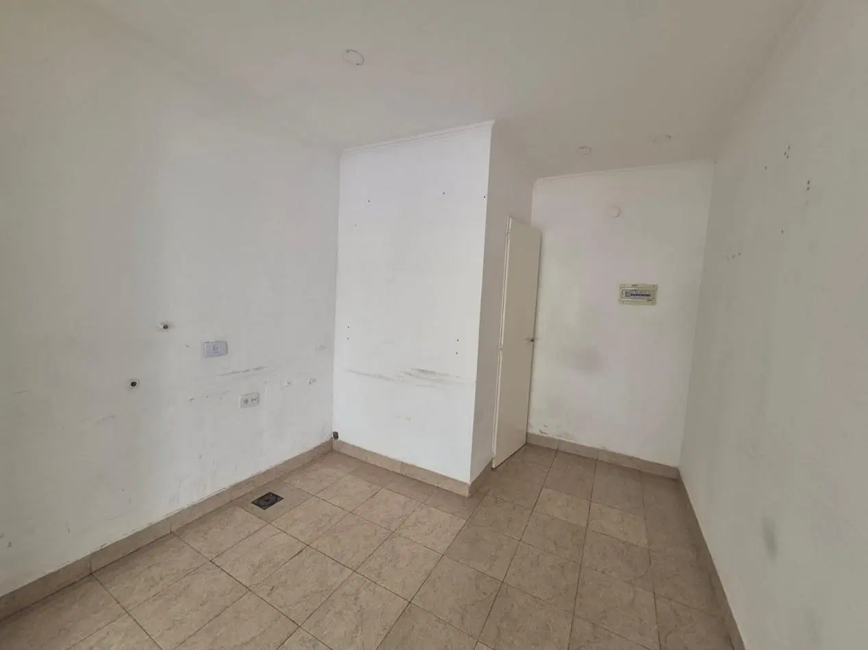 ALQUILER DE LOCAL COMERCIAL PILAR CENTRO 4