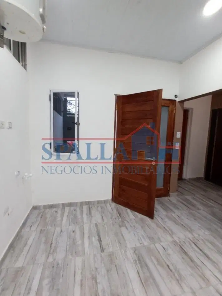 ALQUILER DE CASA 3 AMBIENTES CON COCHERA JOSE C PAZ 2