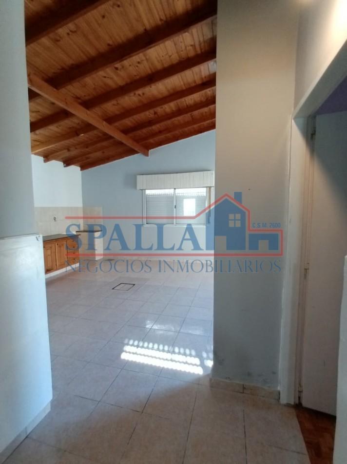 Foto de ALQUILER DE AMPLIO DEPARTAMENTO DE 2 AMBIENTES EN PLENA ESTACION DE, imagen 2