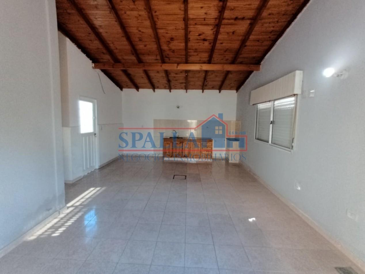 Foto de ALQUILER DE AMPLIO DEPARTAMENTO DE 2 AMBIENTES EN PLENA ESTACION DE, imagen 1